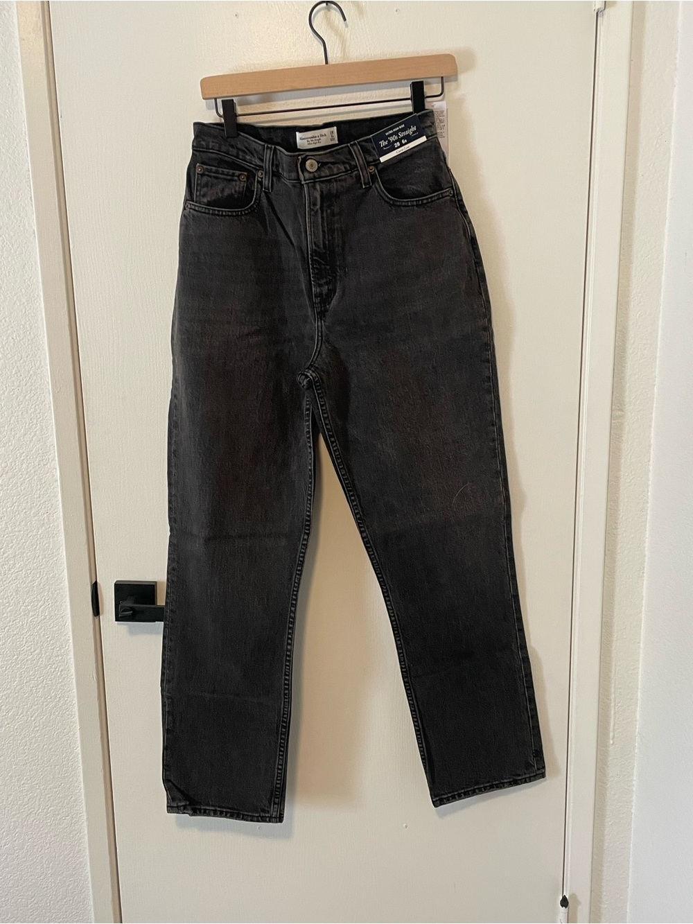 Abercrombie & Fitch Curve Love Ultra High Rise 90s Straight - 28 - NWT